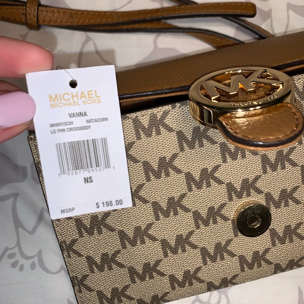 Michael Kors Crossbody!